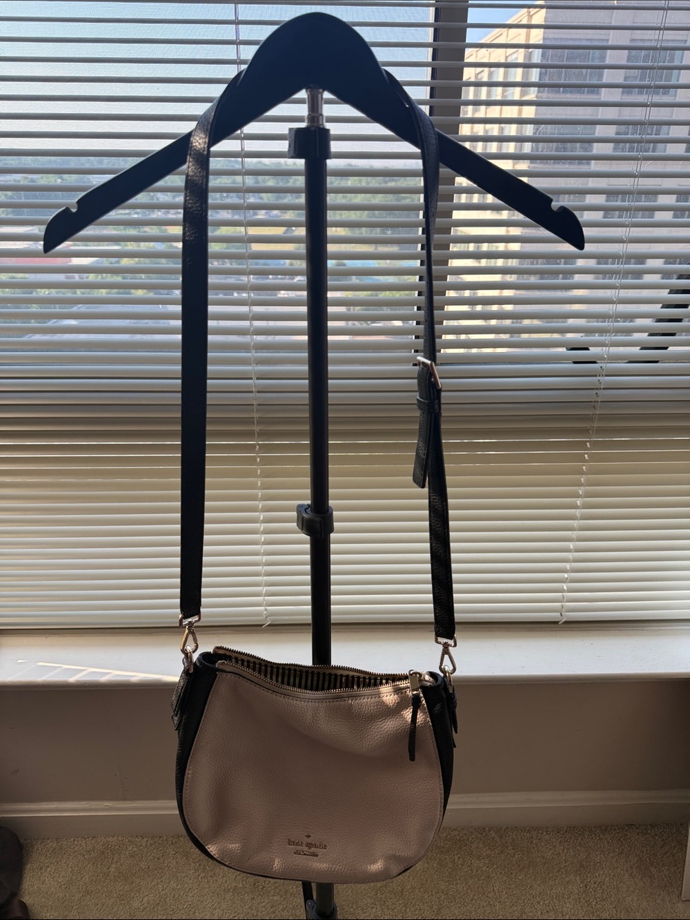 Kate Spade Off-White Crossbody Bag with Black Trim - Picture 8 of 9